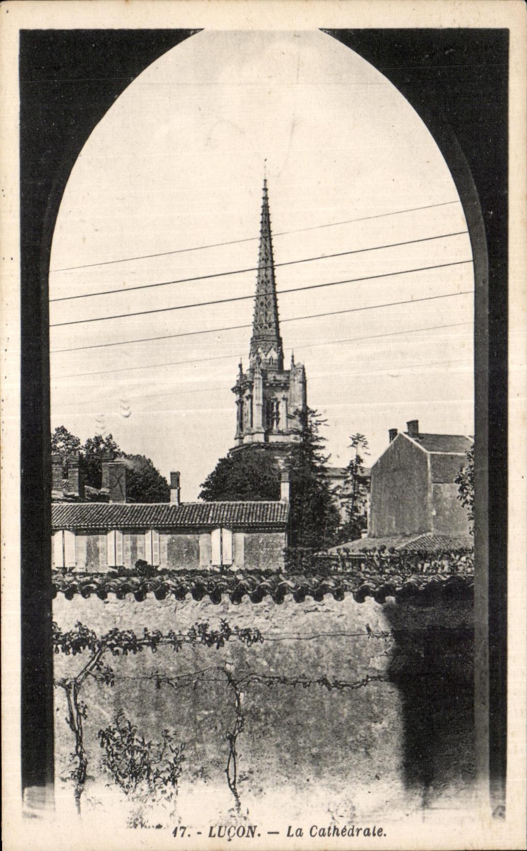 CPA Lucon la cathedrale