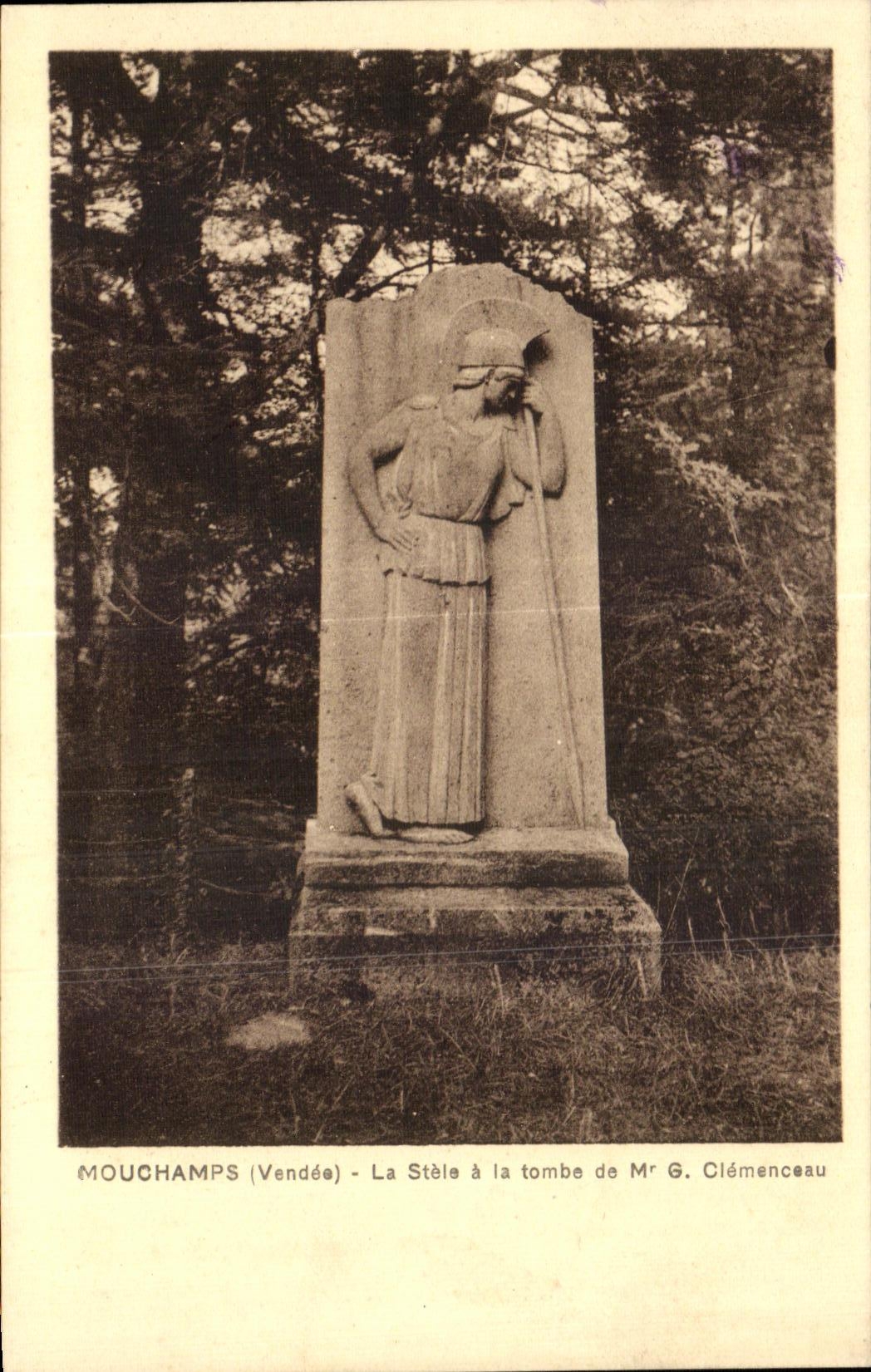 CPA Mouchamps (Vendee) La Stele a la tombe de Clemenceau