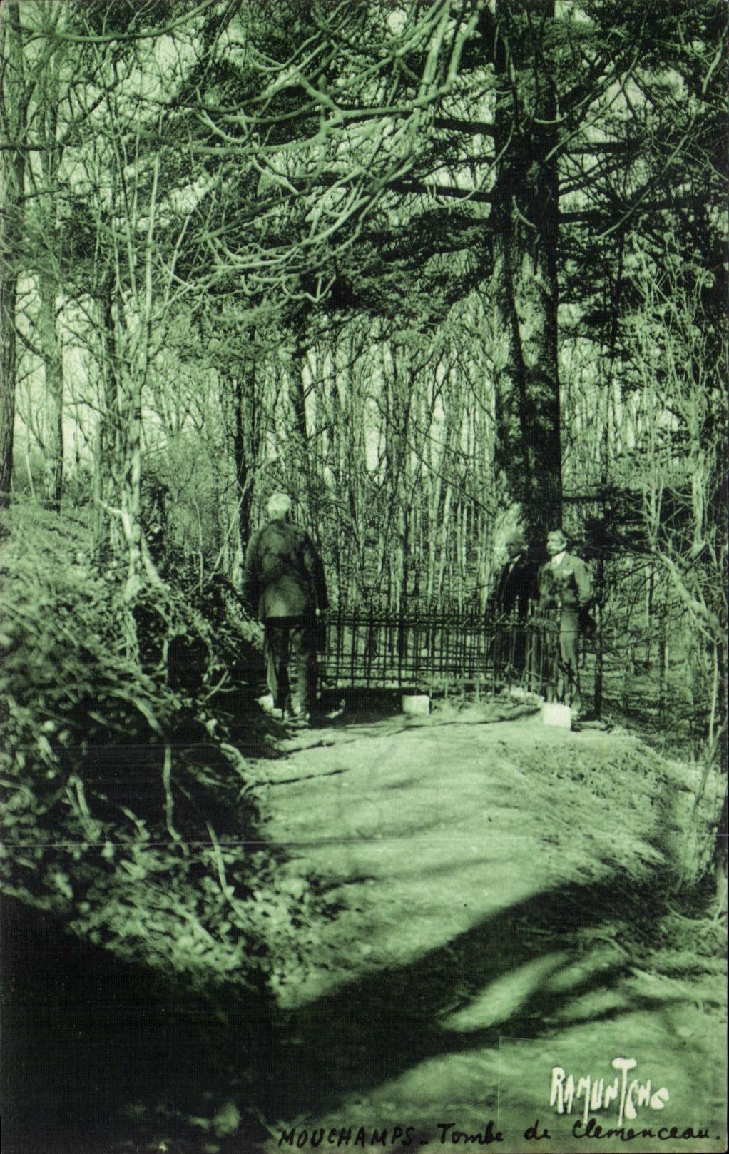 CPA Mouchamps Tombe de Clemenceau