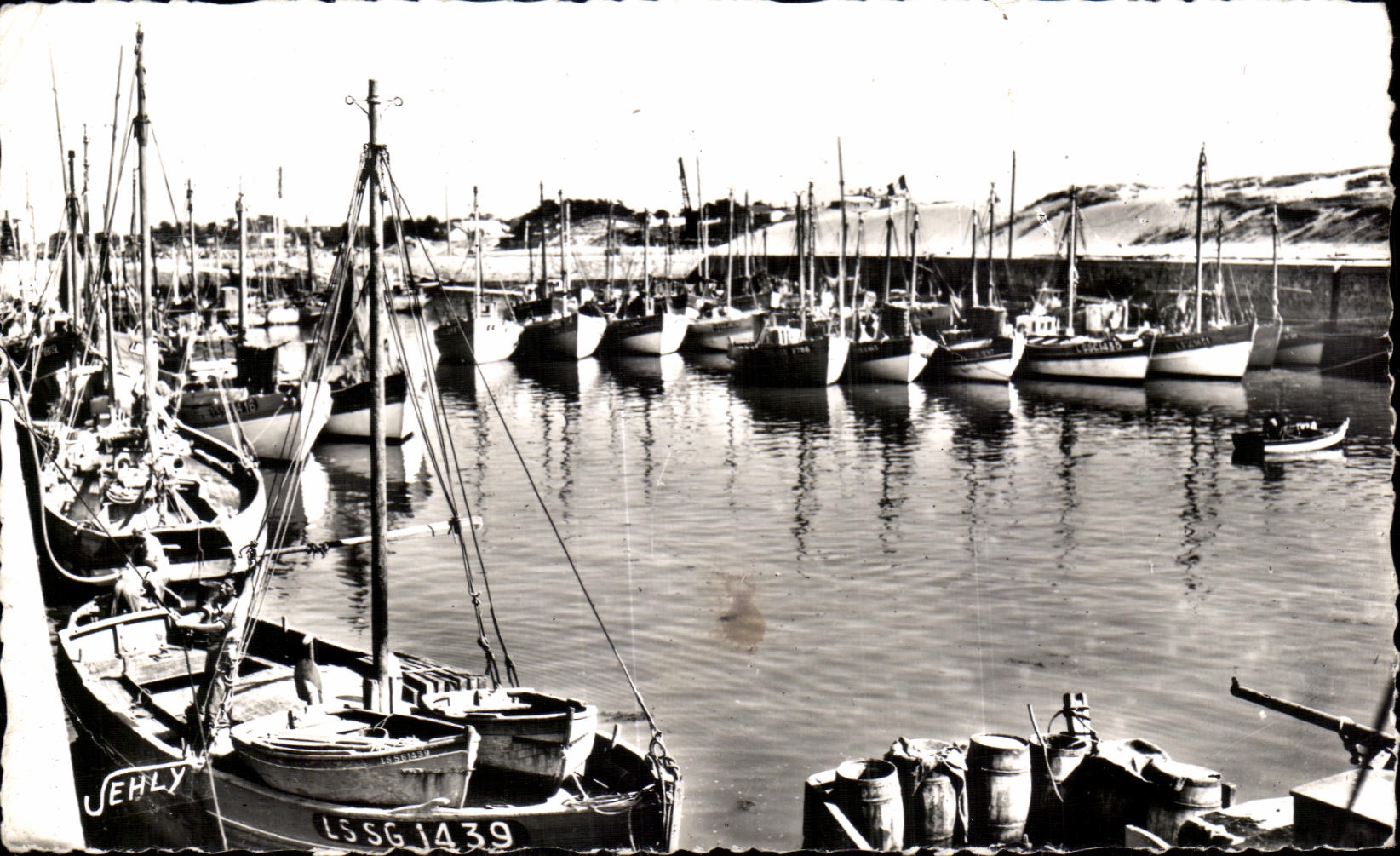 CPA Port de Croix de Vie (Vendee) Le nouveau Bassin Bateaux