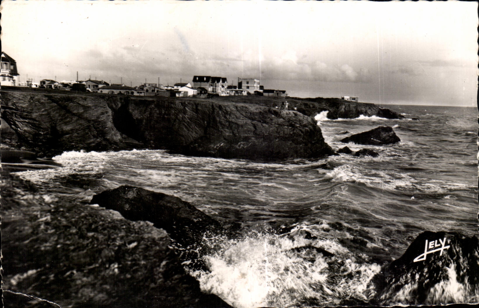 CPA Entre croix de vie et sion la corniche vendeenne