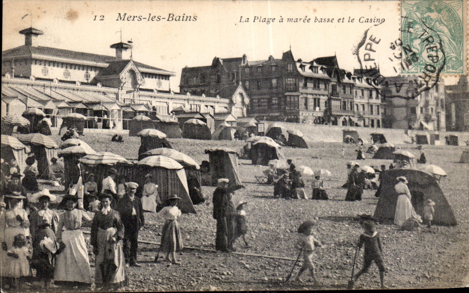 CPA Mers les Bains la Plage a maree basse et le Casino