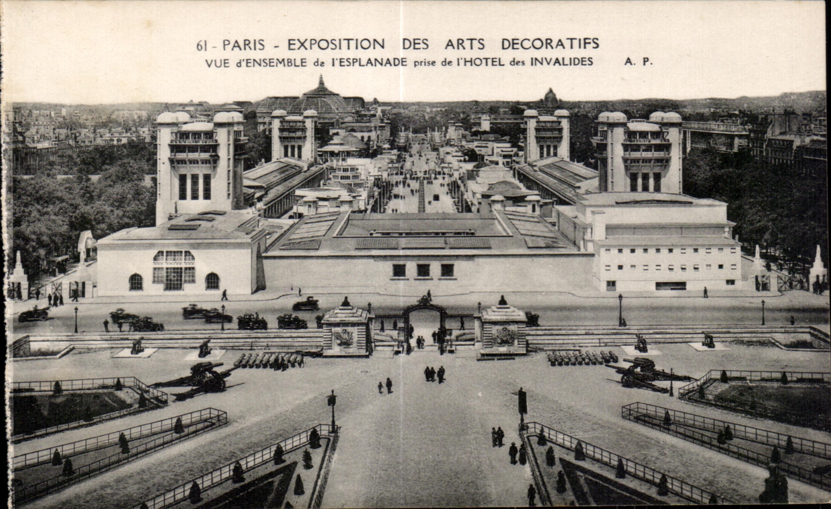 CPA Paris Exposition des Arts Decoratifs Vue d Ensemble de l esplanade de Hotel des Invalides