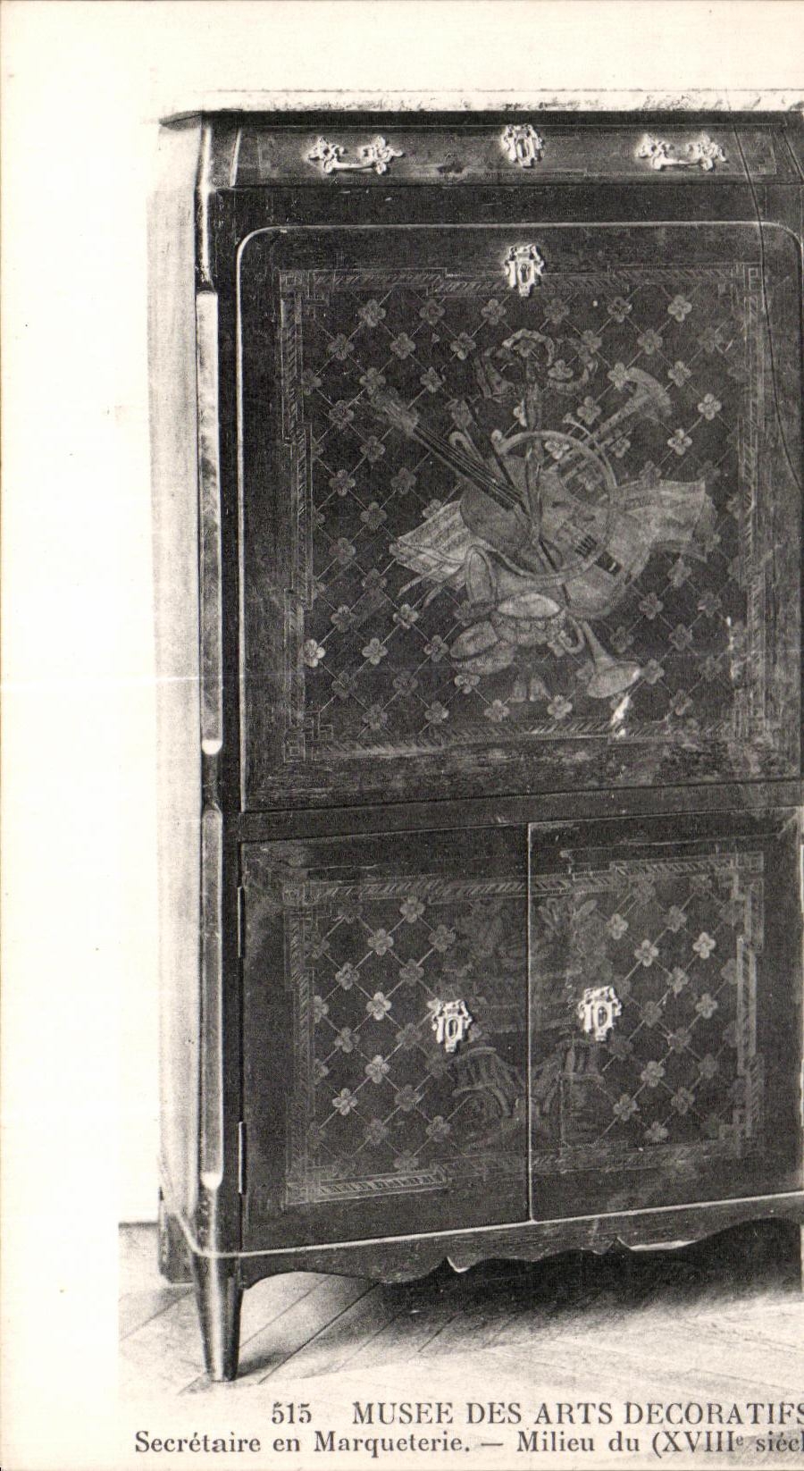 CPA Musee des Arts Decoratifs Secretaire en Marqueterie Milieu du