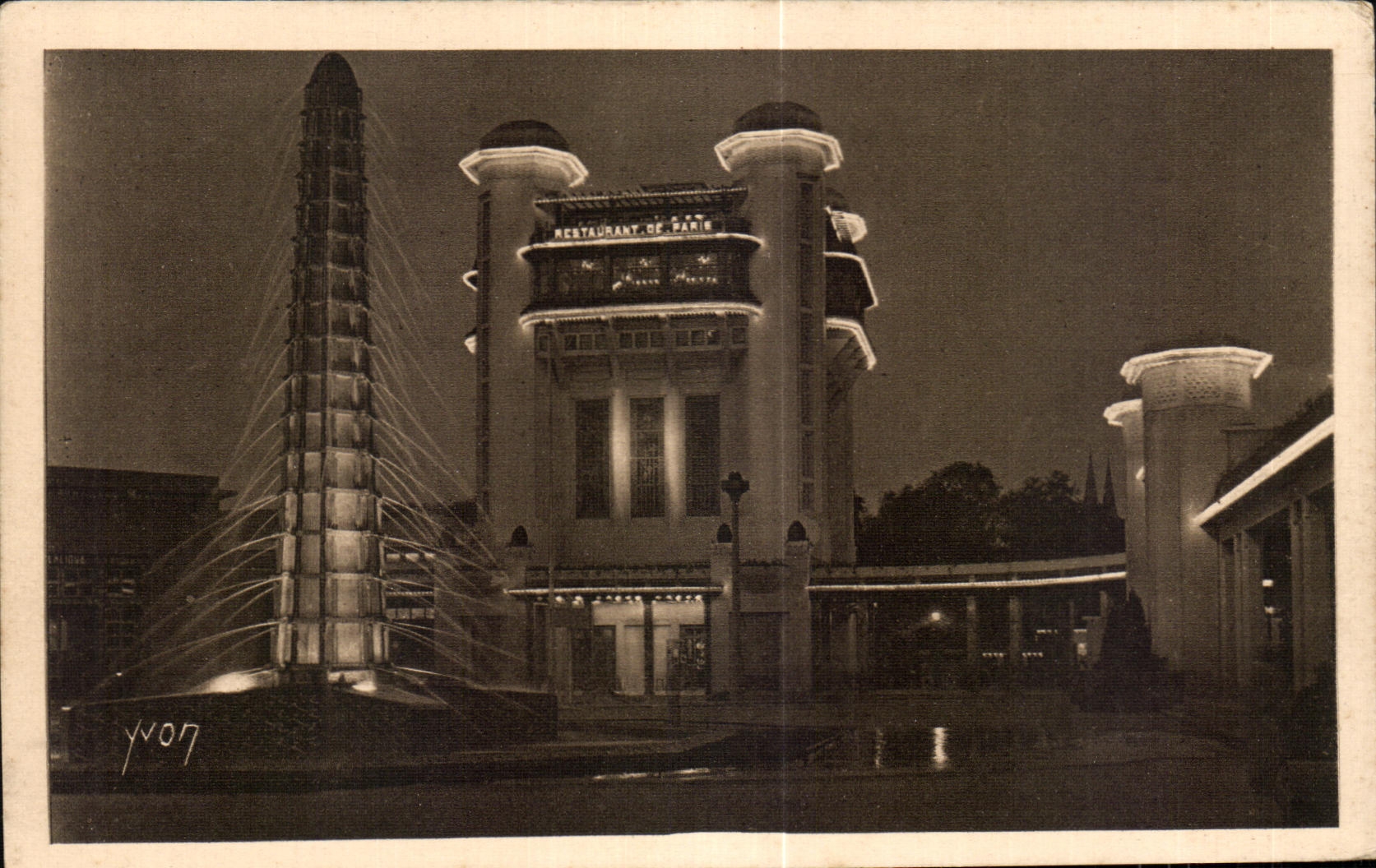 CPA Exposition Internationale des Arts Decoratifs Paris Fontaine de Lalique et restaurant de paris
