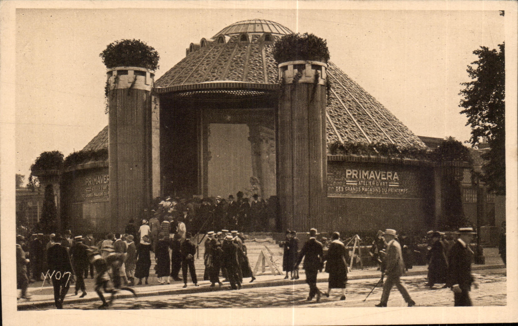 CPA Exposition Paris Des Arts Decoratifs Primavera Grands magasins du Printemps