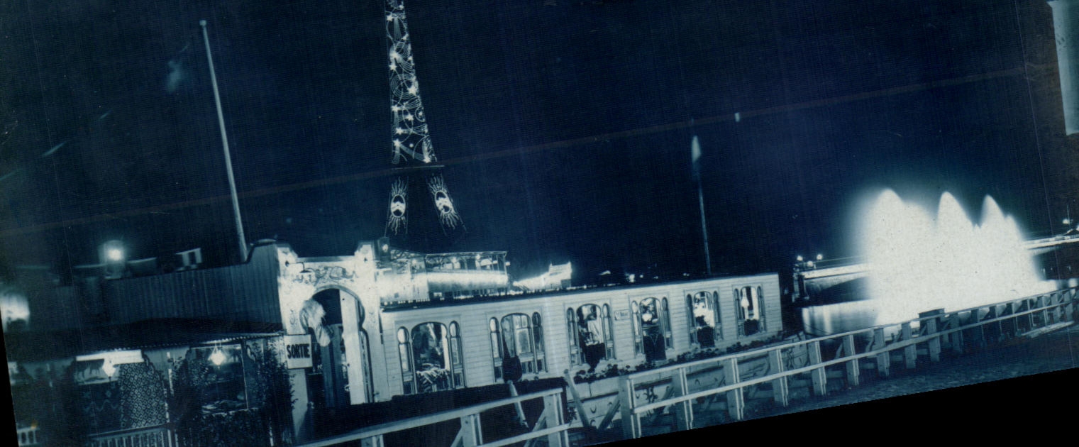 CPA Exposition des arts Decoratifs Paris 1925 Vue de nuit Tour Eiffel