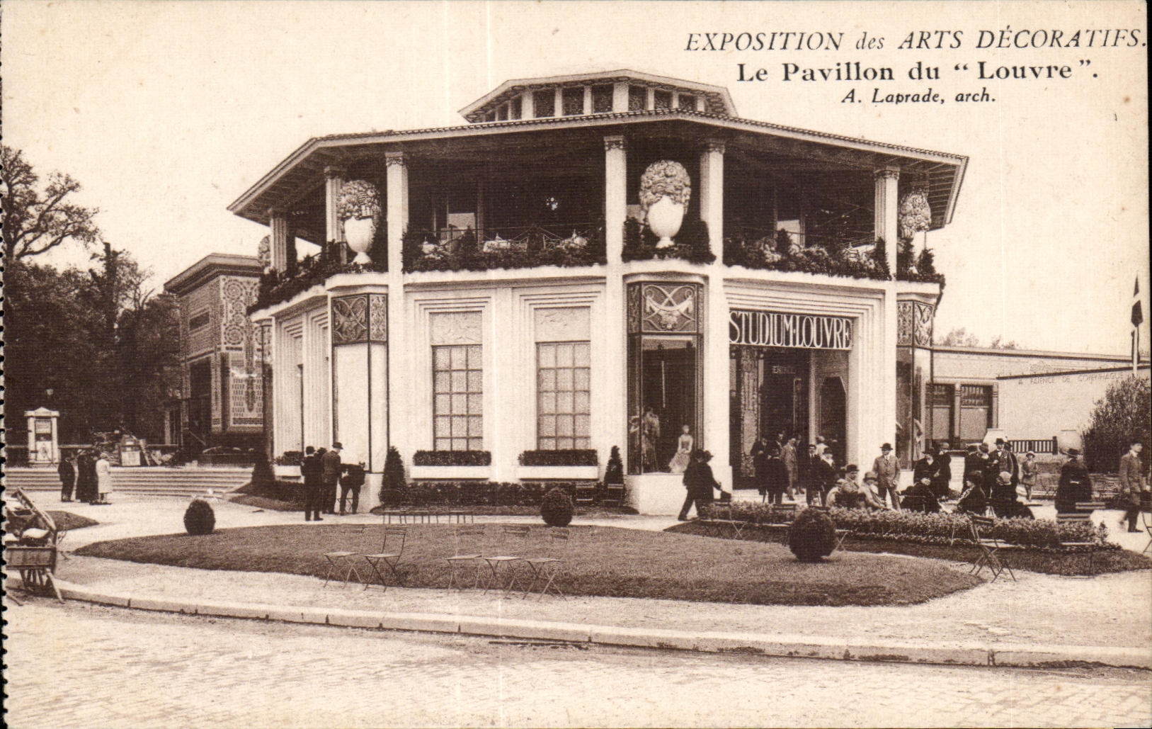 CPA Exposition des arts Decoratifs Le Pavillon du Louvre