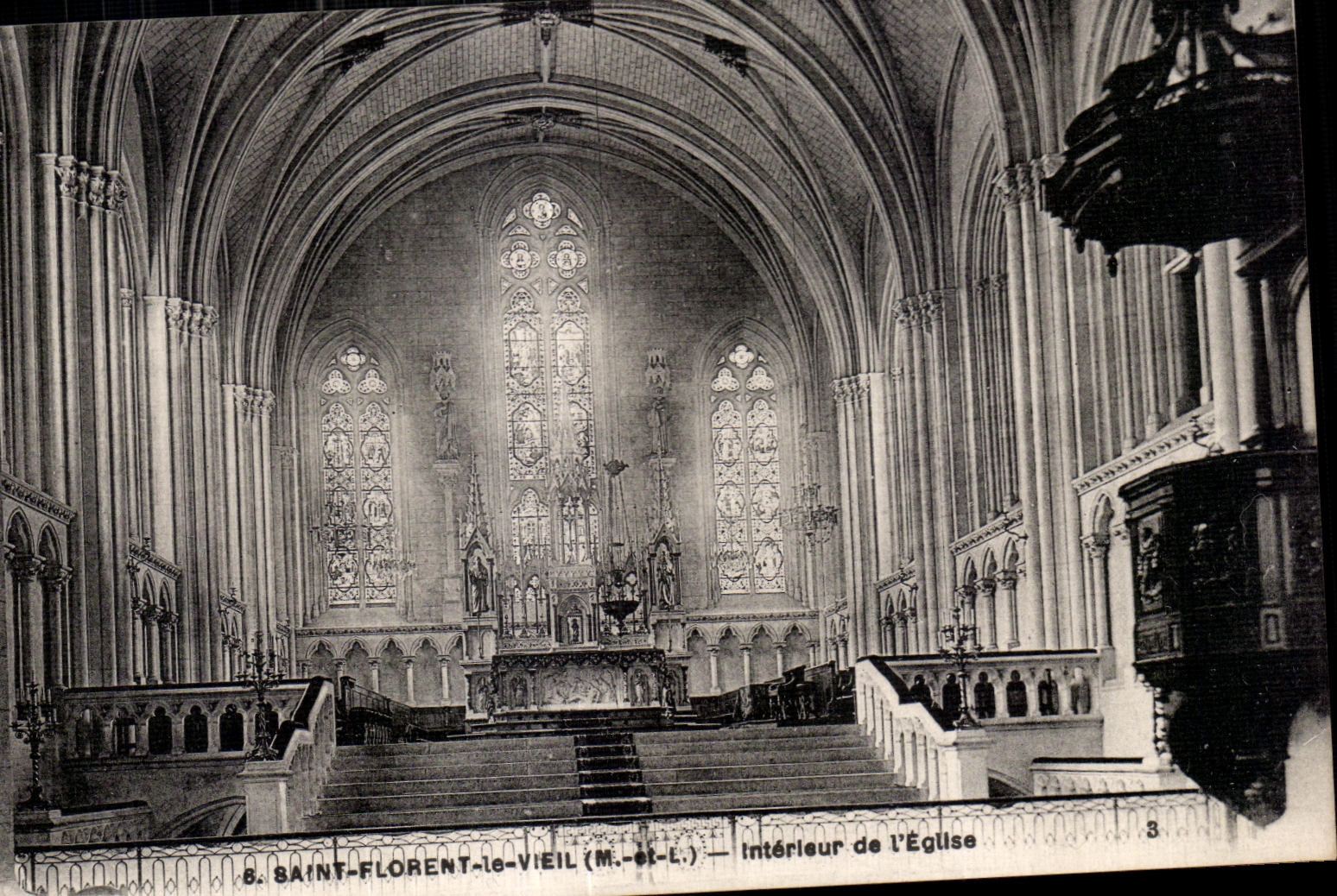 CPA Saint Florent le Vieil Interieur de L Eglise