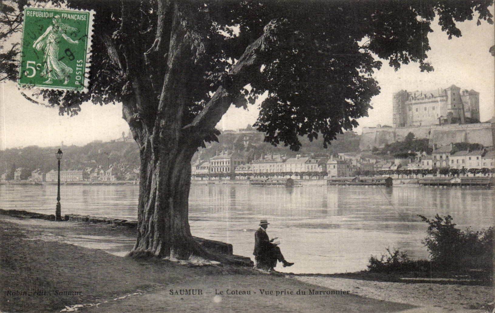 CPA Saumur Le Coteau Vue prise du Marronnier