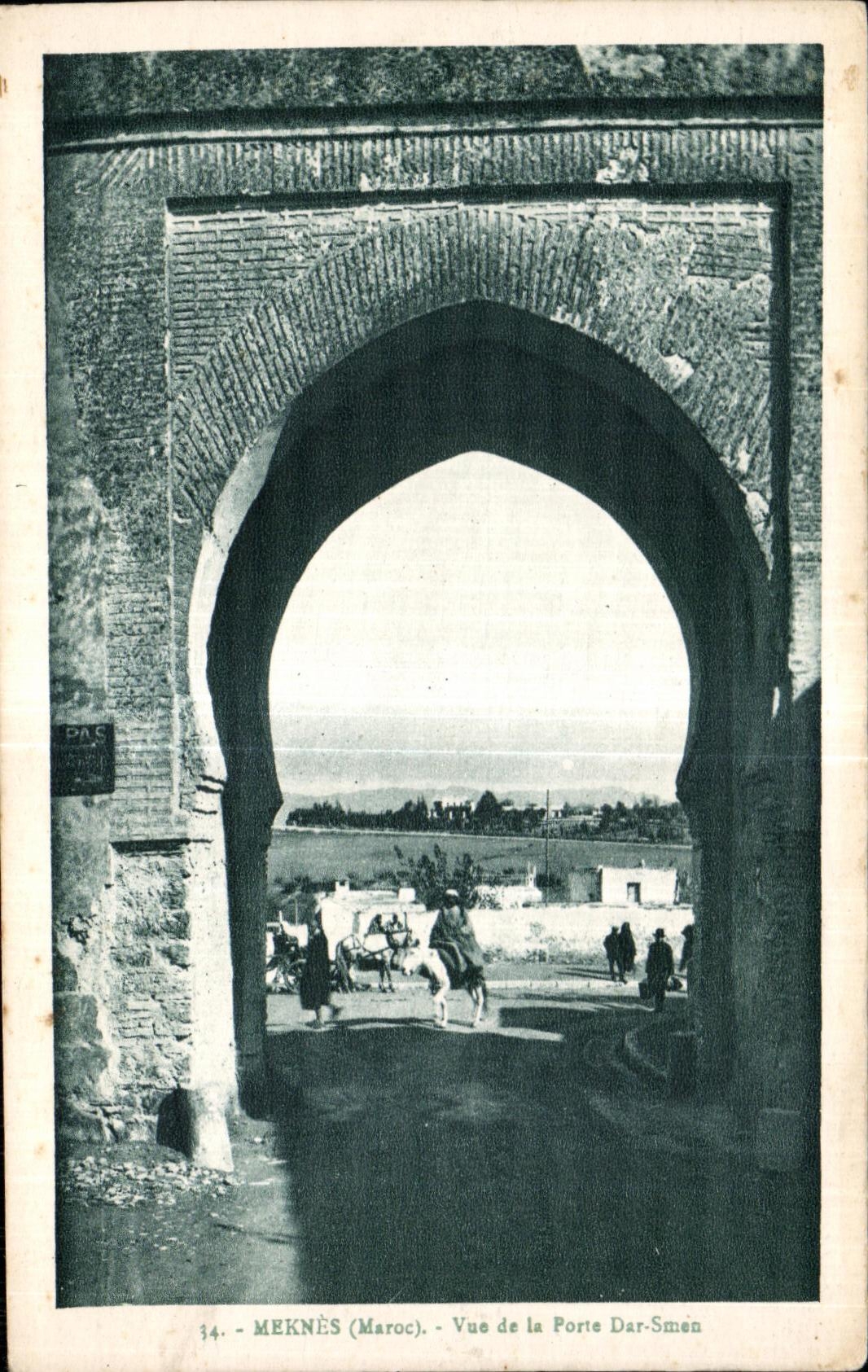 CPA Maroc Meknes (Maroc) Vue de la Porte dar Smen