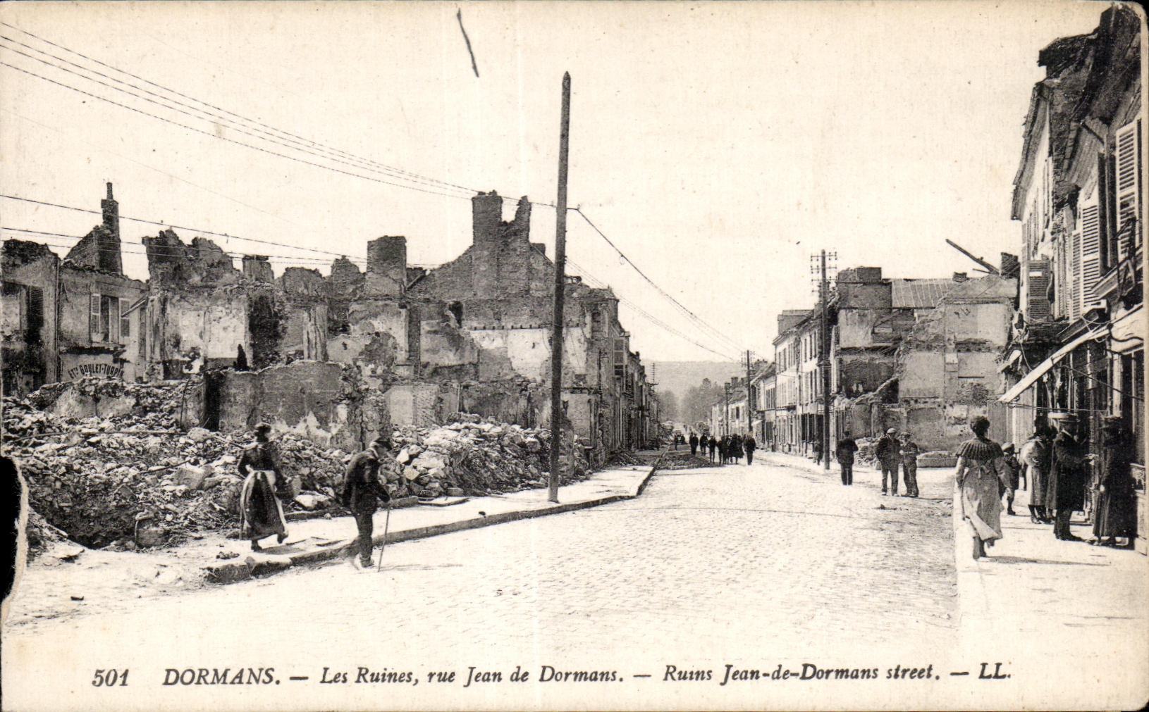 CPA Dormand the Ruins street Jean de Dormans Ruins Jean de Dormans street