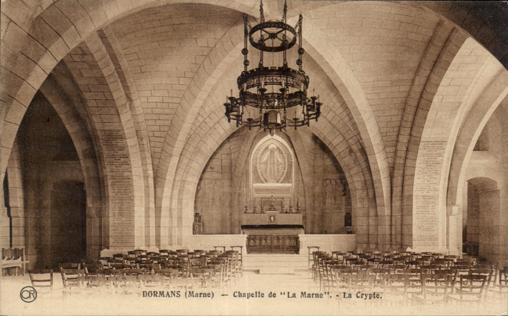 CPA Dormand (the Marne) Vault of the Marne the Crypt