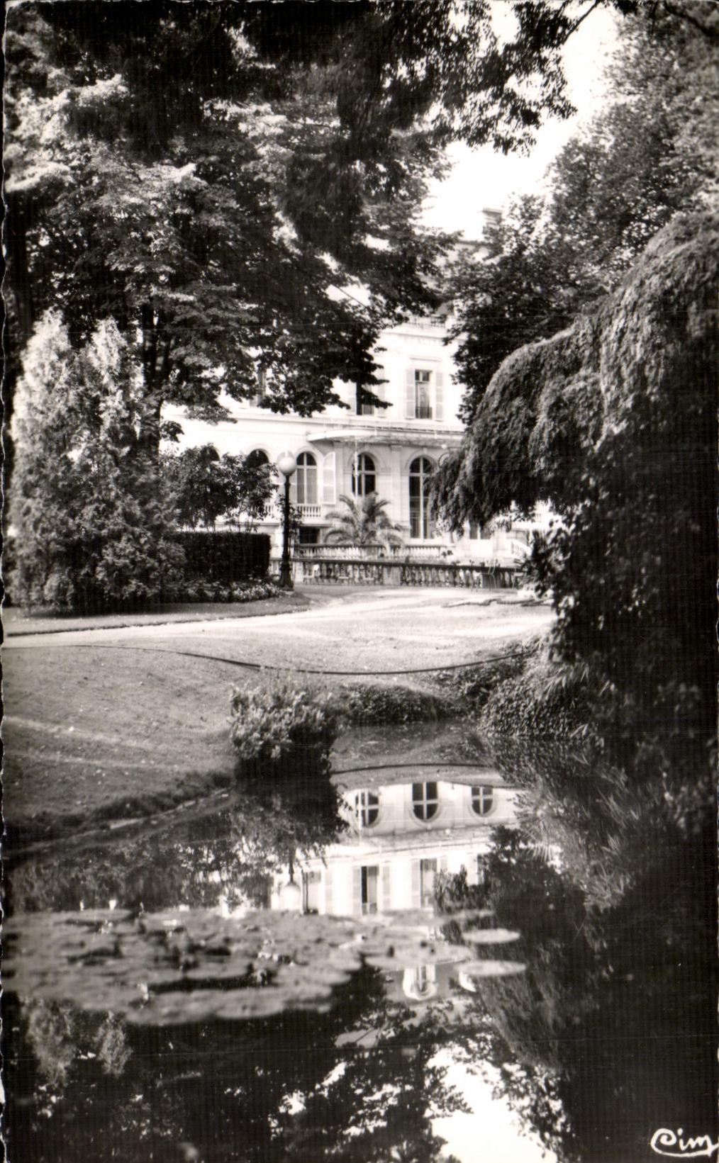 CPA Epernay (the Marne) the Garden of Town hall