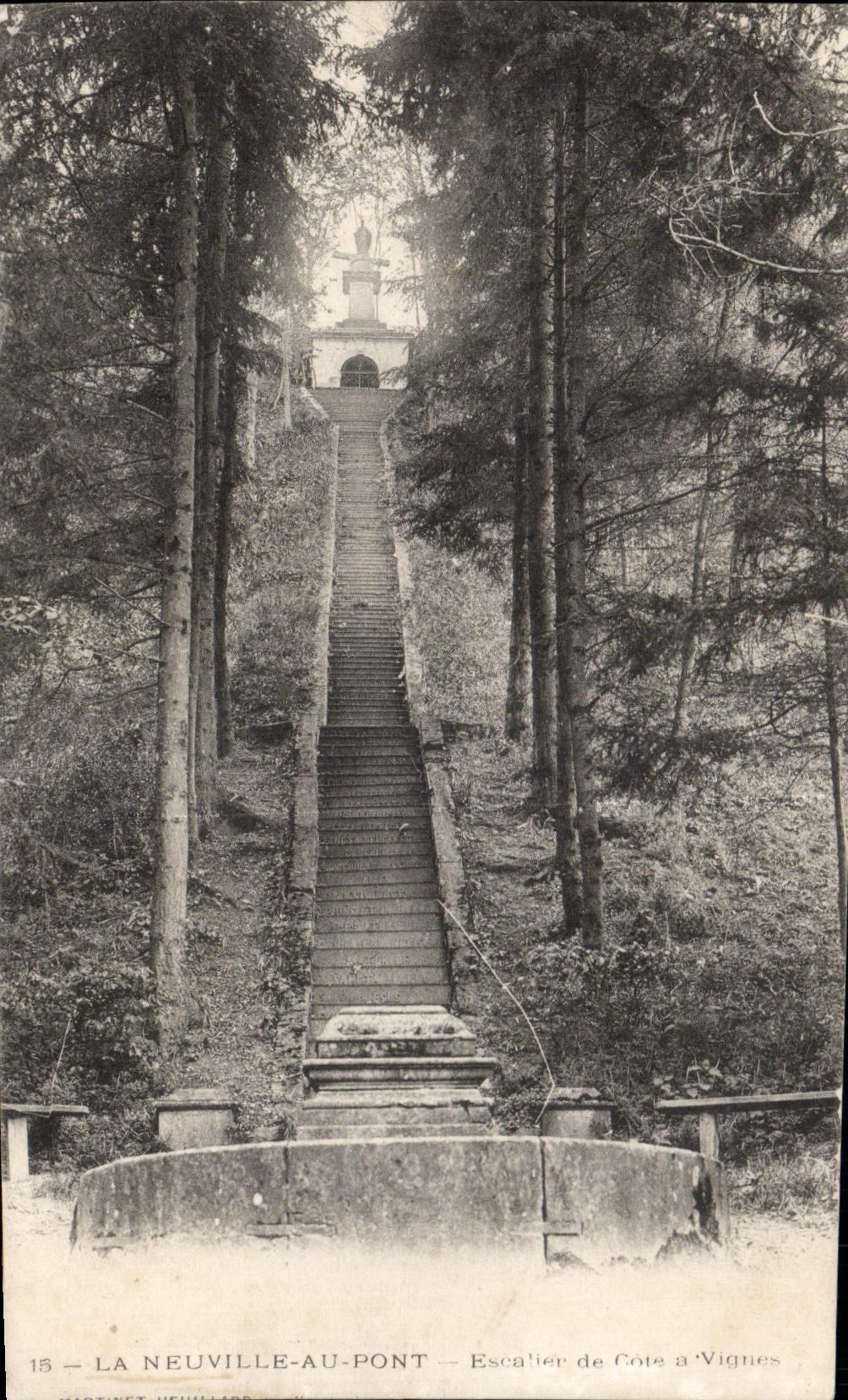 CPA Neuville with the Bridge Staircase of the dimension has Vignes