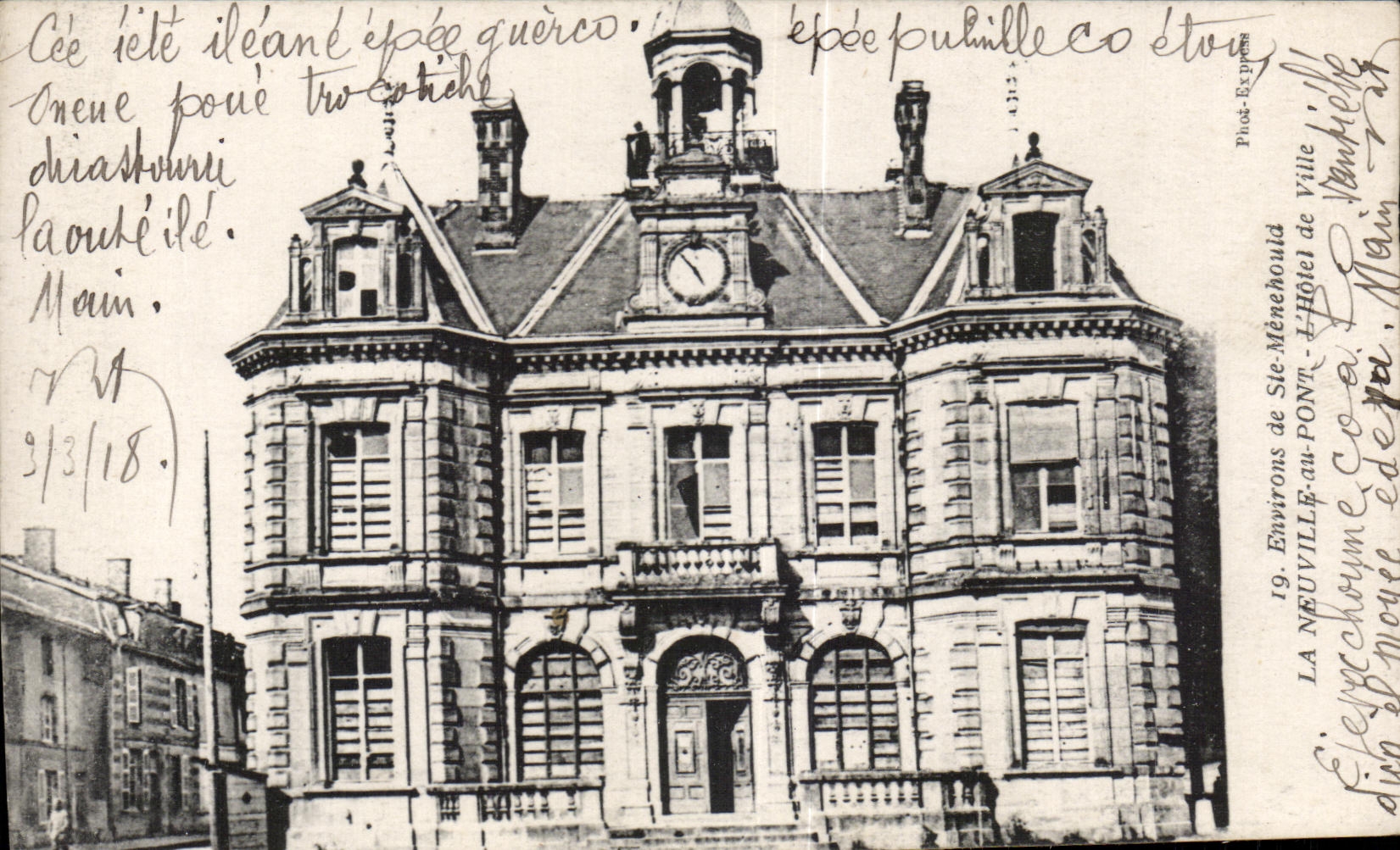 CPA Surroundings of Menehould Neuville with the Bridge Town hall