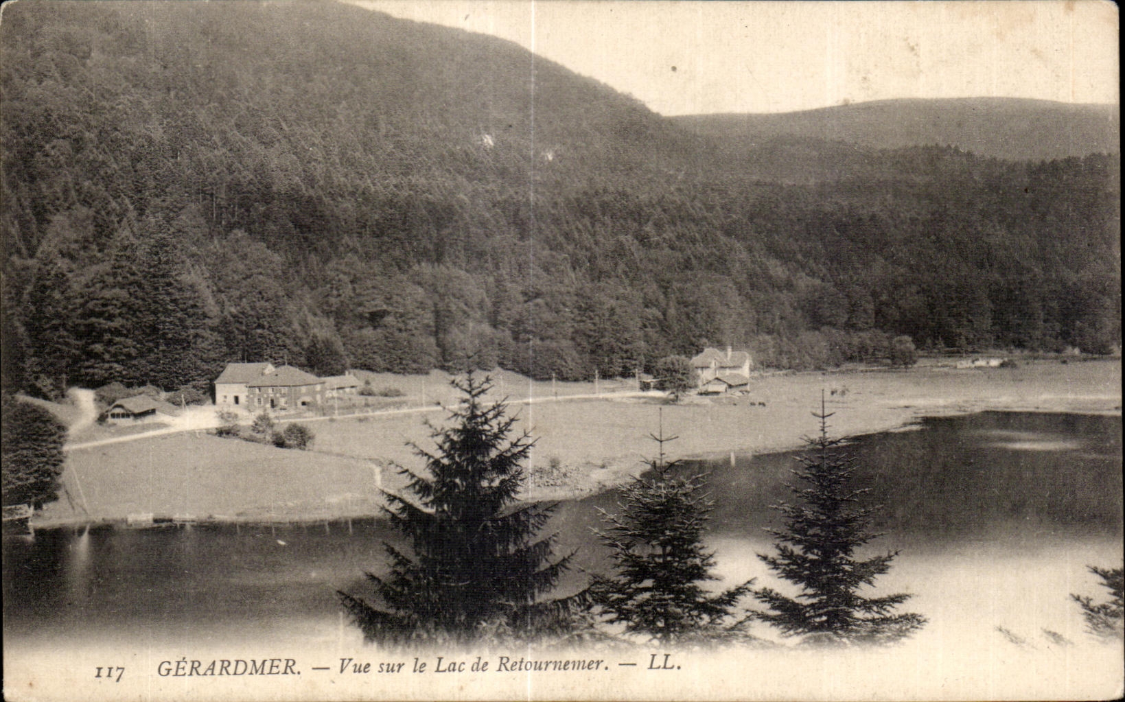 Gerardmer Vue sur le Lac de Retournemer