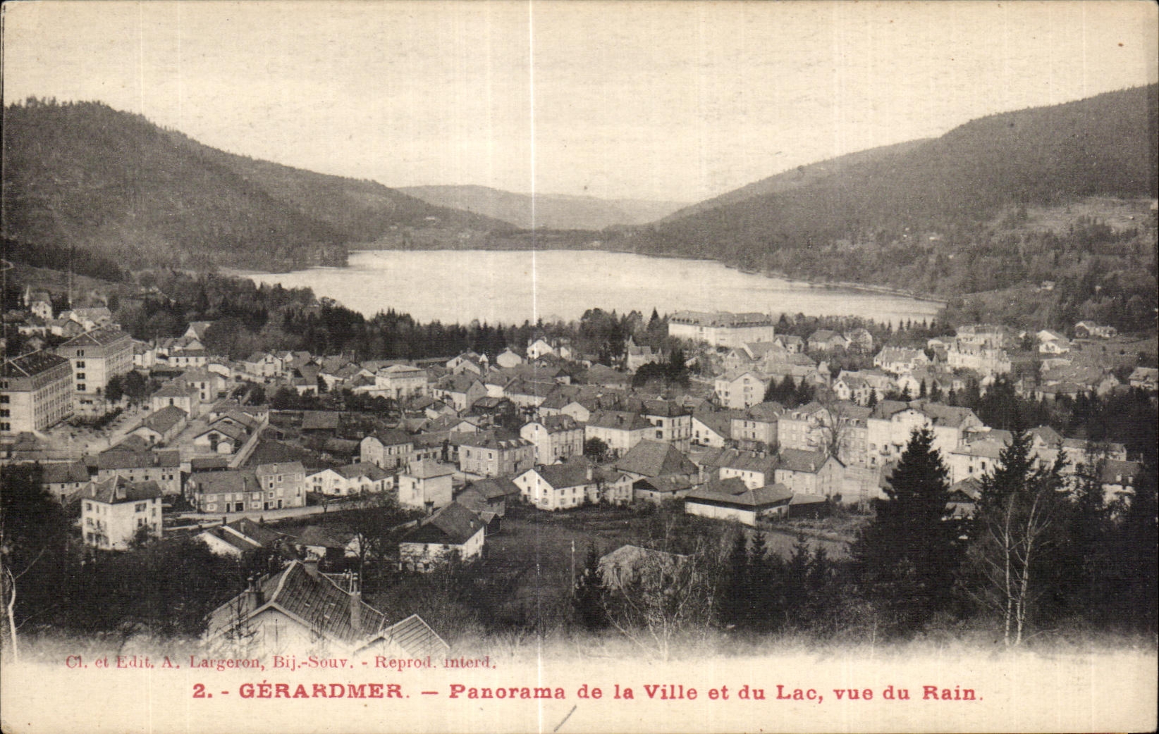 Gerardmer Panoram de la ville el du Lac vue du Rain