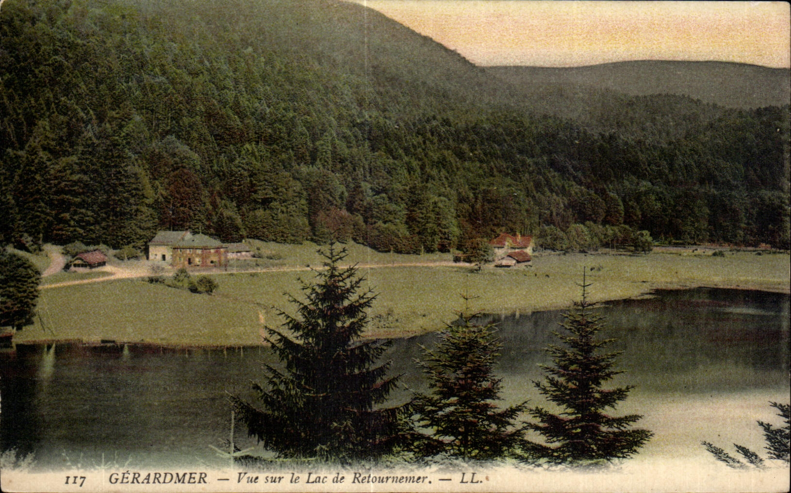 Gerardmer Vue sur le Lac de Reournemer
