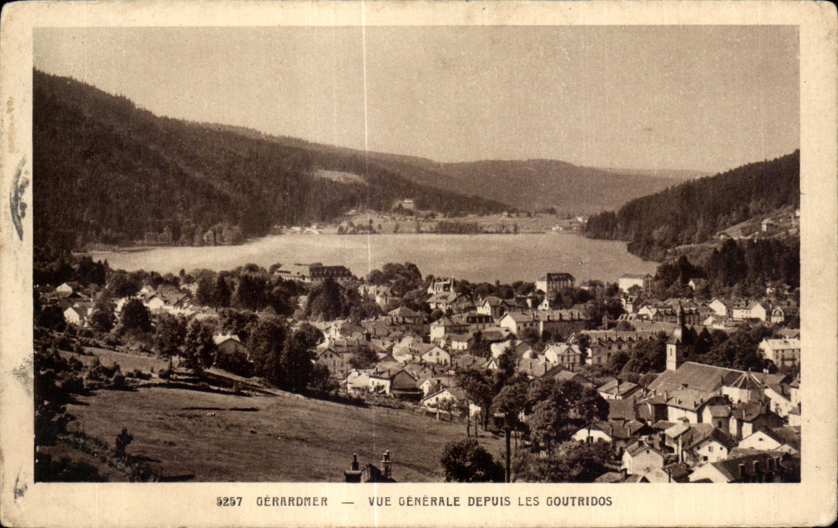Gerardmer Vue generale depuis les Goutridos