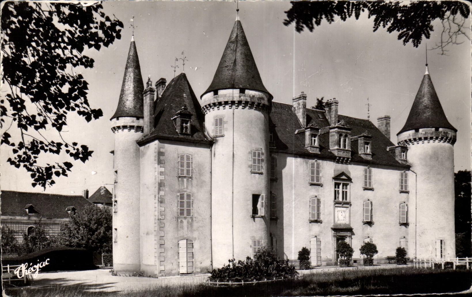 CPA High Vienna Castles In the Limousin Nexon