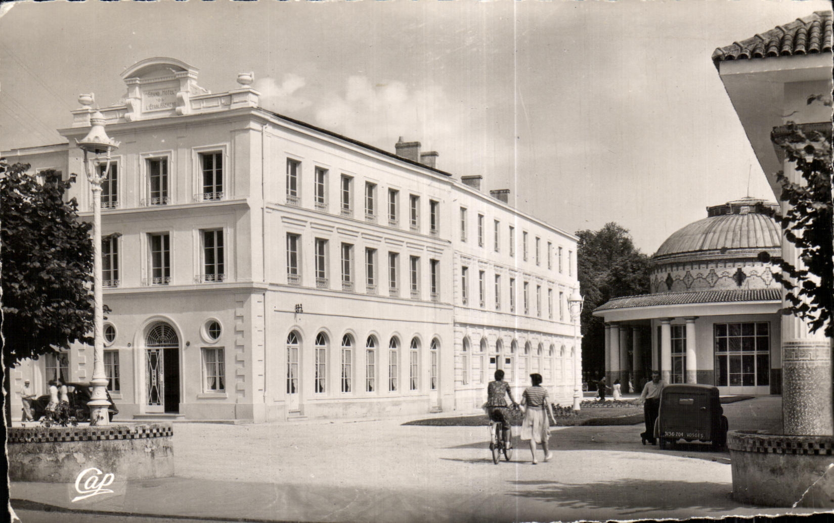 CPA Contrexeville the Large Hotel