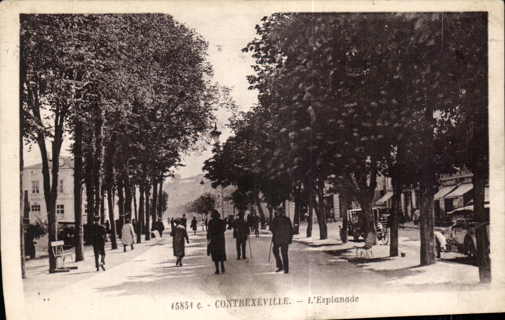 CPA Contrexeville Esplanade