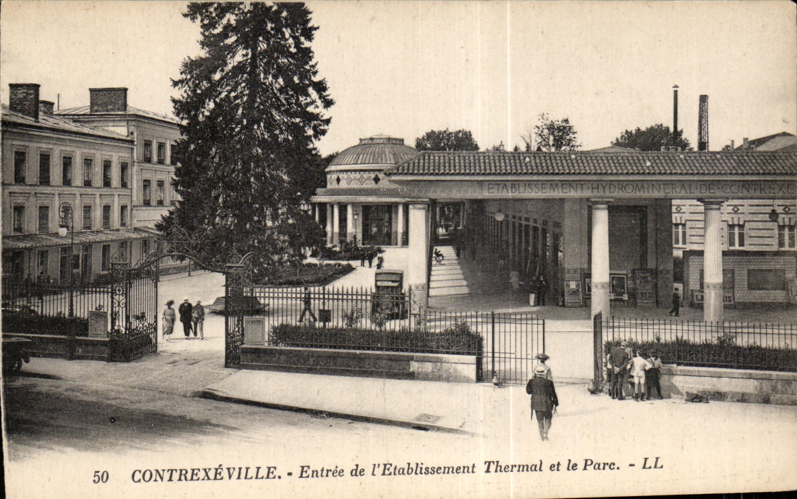 CPA Contrexeville Entrance of Hydropathic establishment and the Park