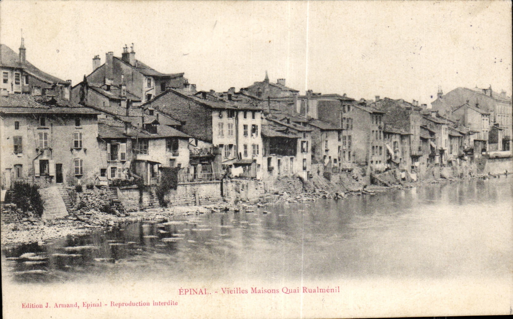 Casas Rualmenil Quay de las mujeres mayores de CPA Epinal