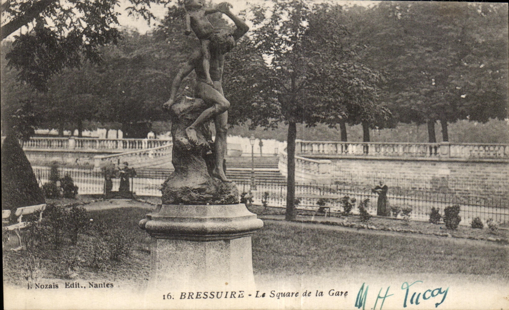 CPA Bressuire the Public garden of the station