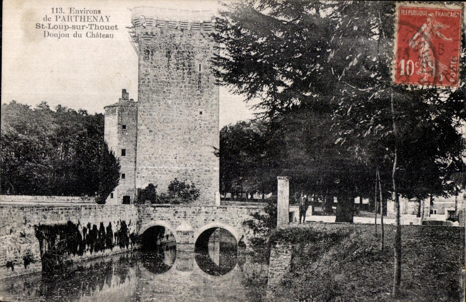 Alrededores de CPA del lobo del St de Parthenay en la subsistencia de Thouet del castillo