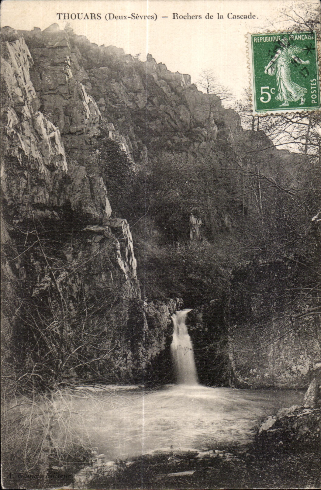CPA Thouars Rochers de la Cascdade