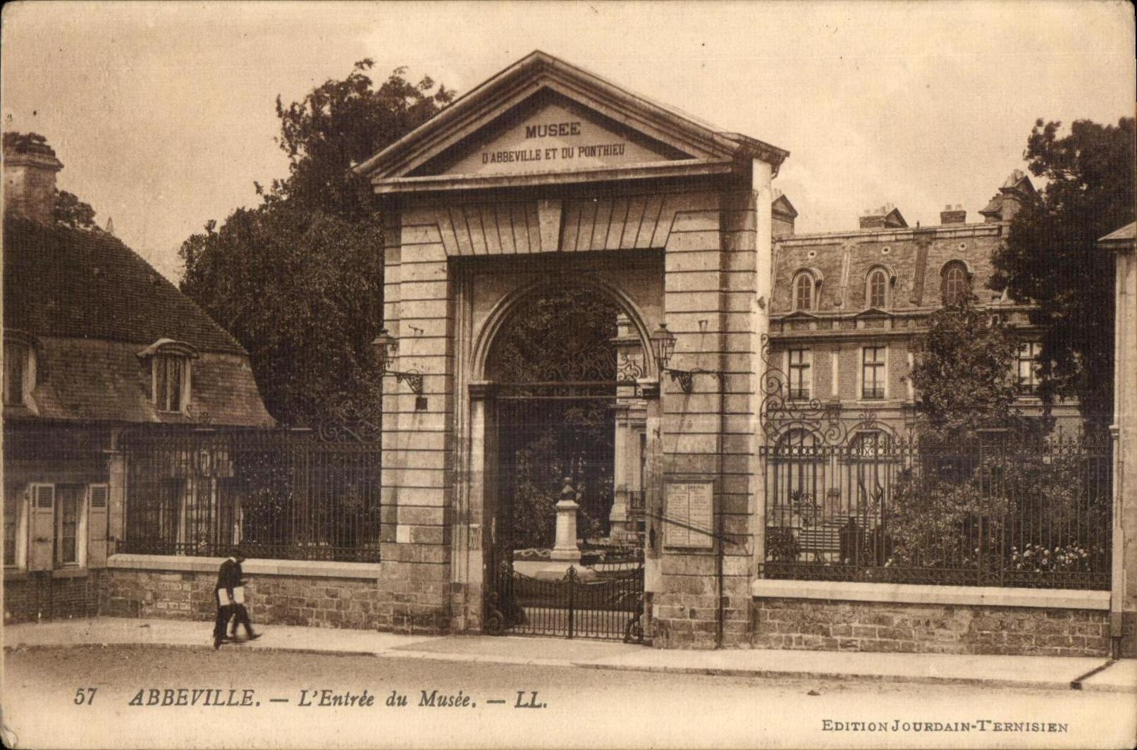 Abbeville - Entrance of the Museum - CPA