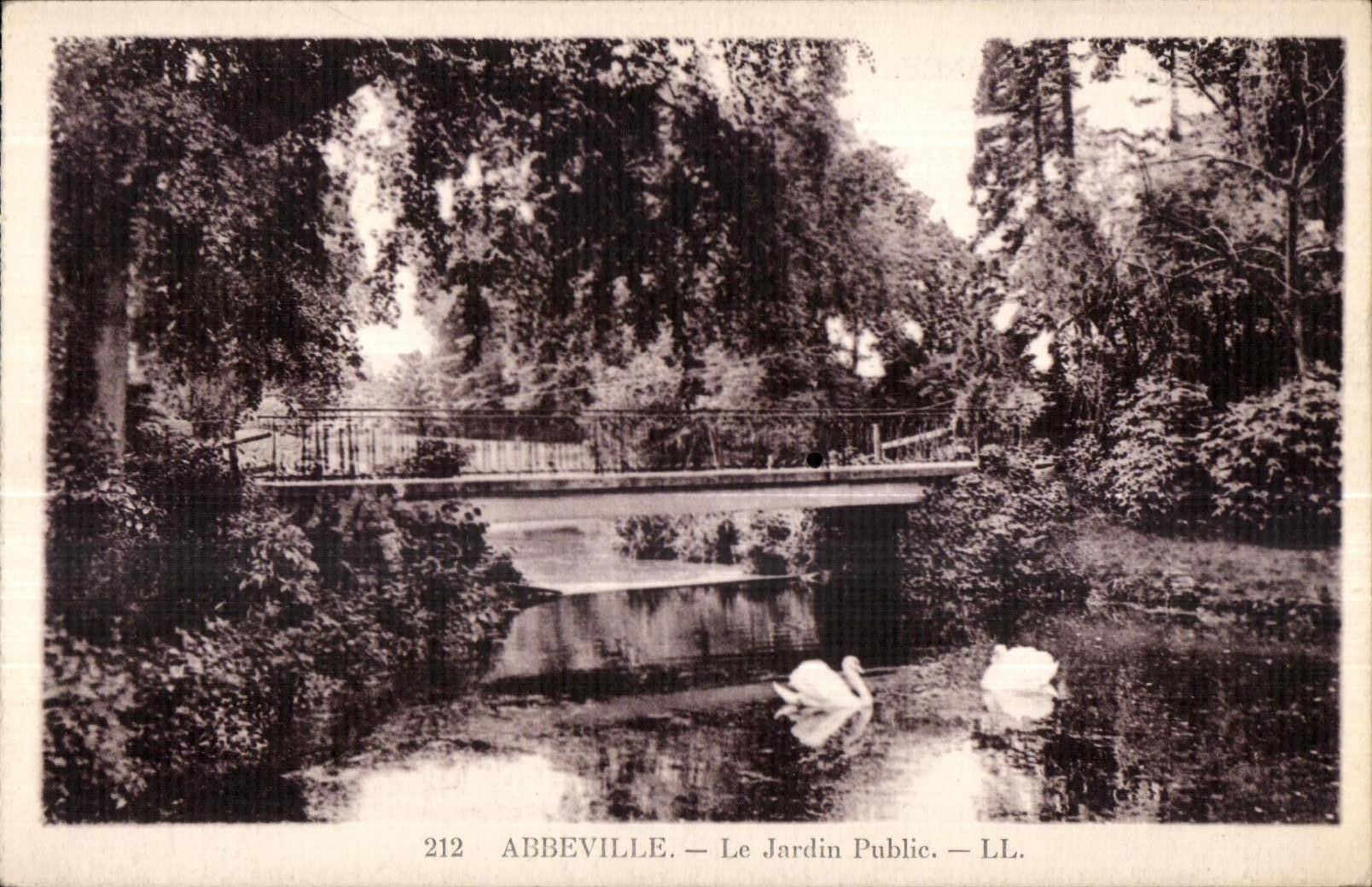 Abbeville - the Public garden - CPA