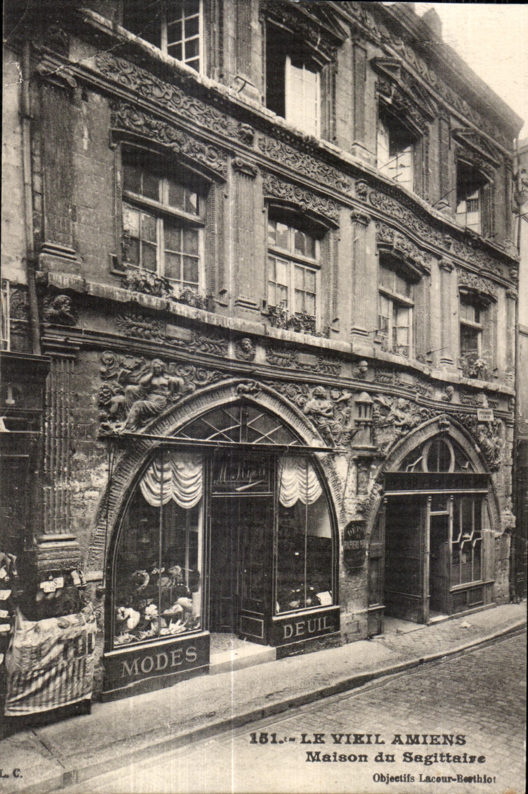 Old Amiens - House of Sagittarius - CPA