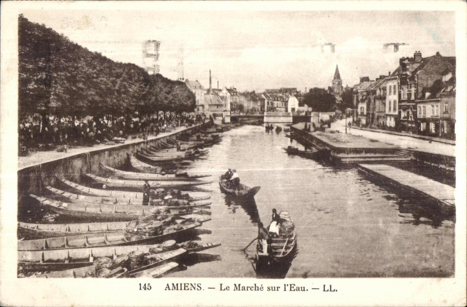 CPA Amiens Le Marche sur I Eau 