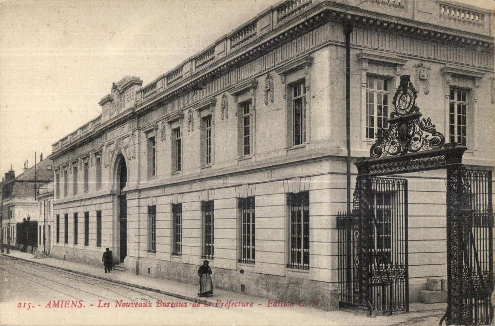 CPA Amiens Les Nouveaux Bureaux de la Prefecture