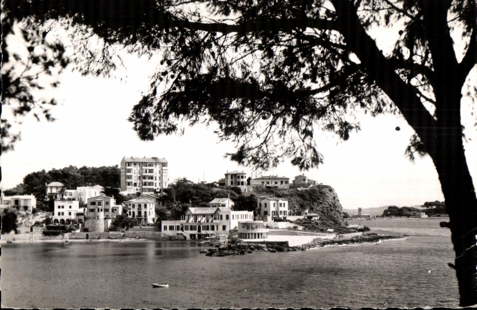 Bandol - Point of the Beach - CPA