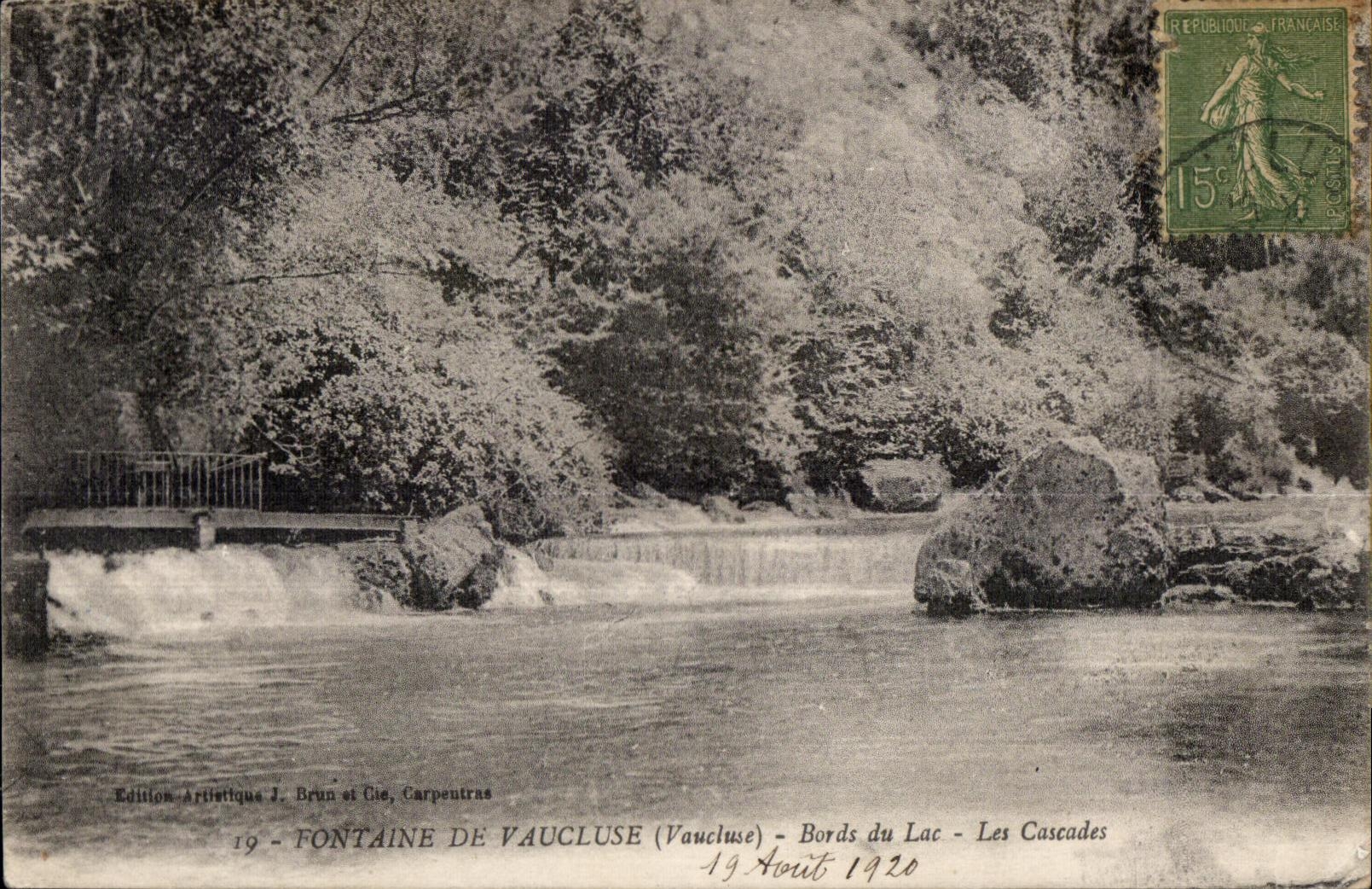Fuente de Vaucluse - bordes del lago - CPA