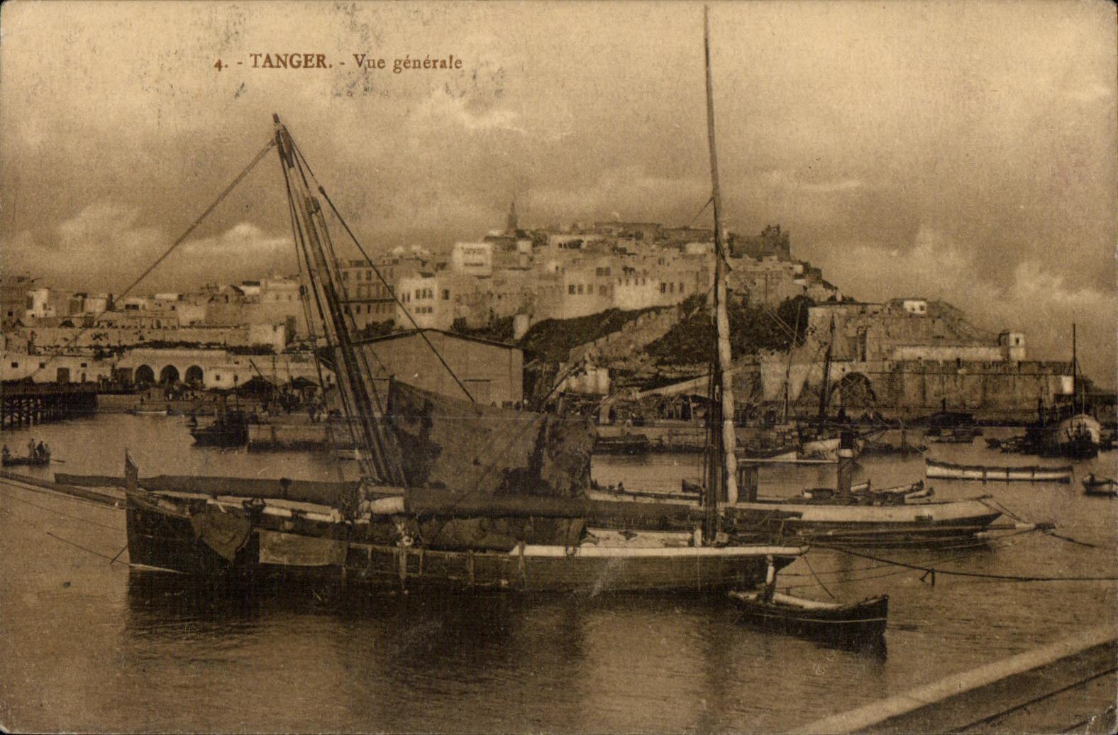 CPA Maroc Tanger Vue generale Bateau 