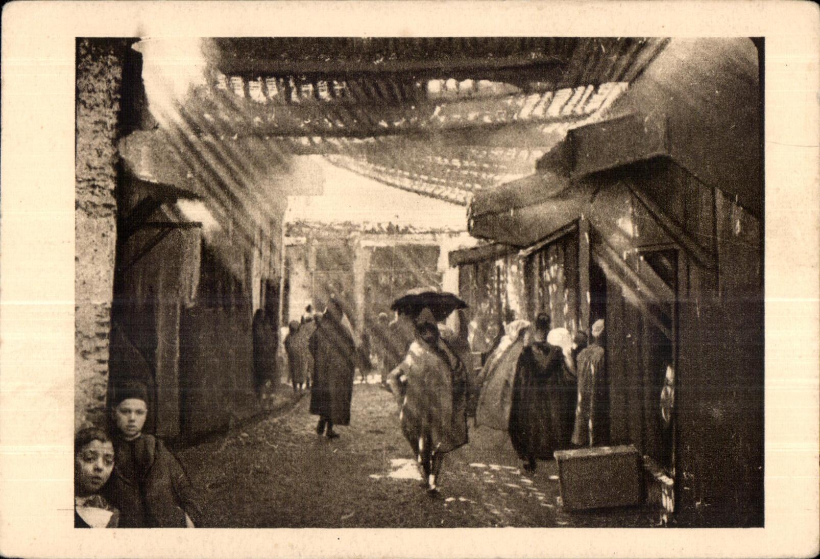 CPA Maroc dans les Souks