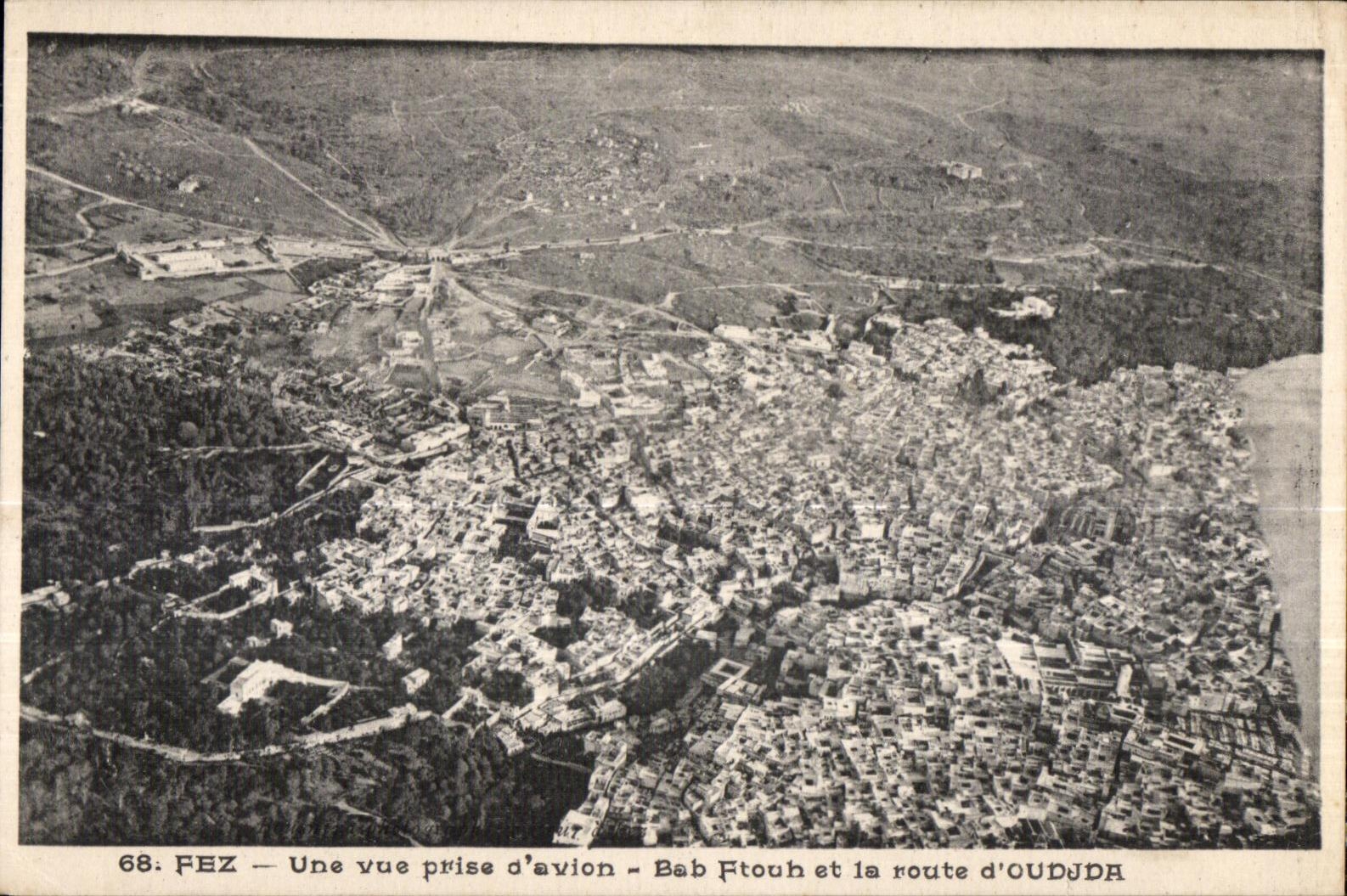 CPA Maroc Fez Une Vue prise d avion Bab Ftouh et la route d Oudjda