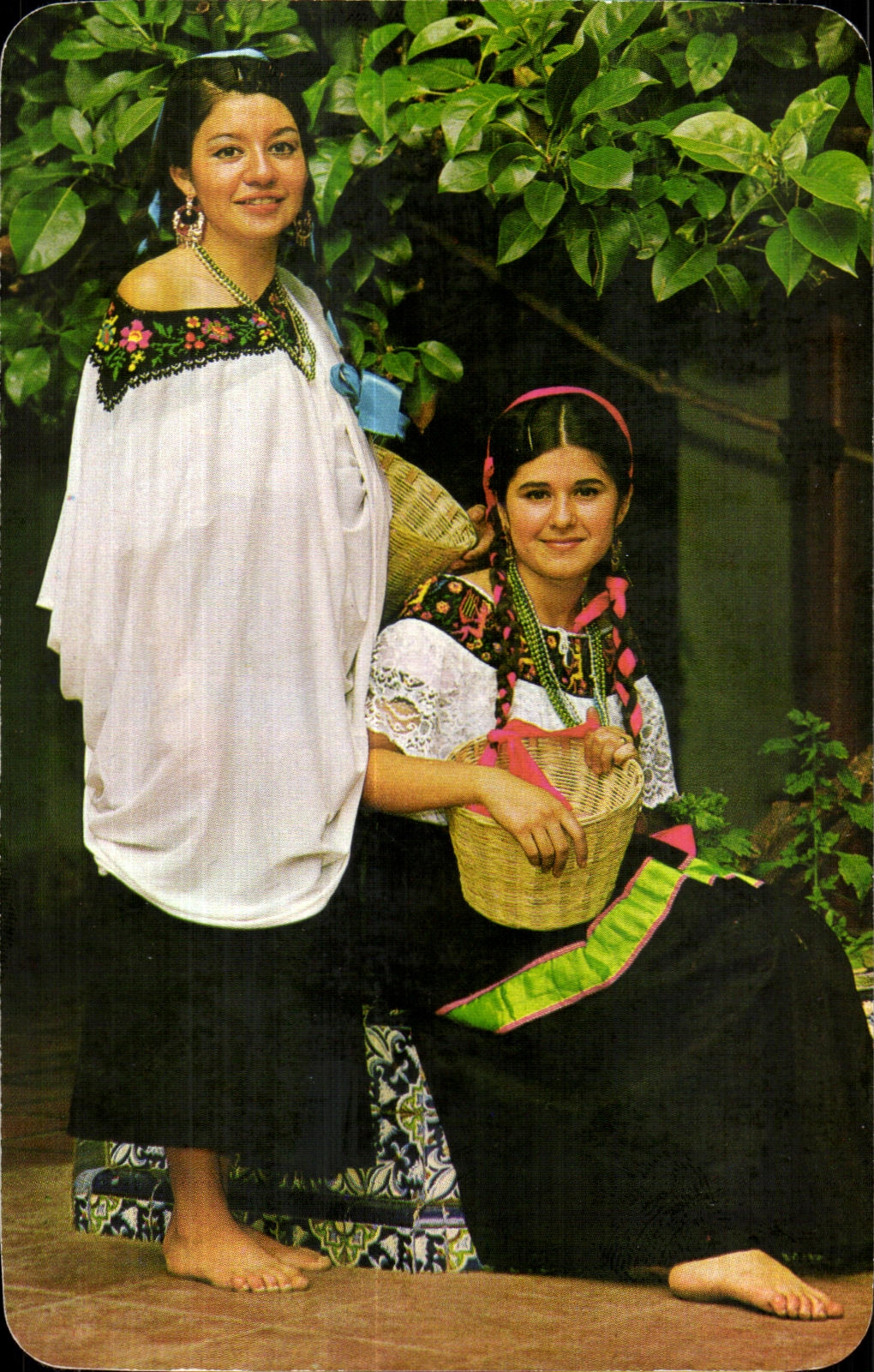 CPA Mexique Trajes Tipicos Tzeltal de la Region de Yajalon Typical Tzeital Dress from the Yajalon Region Chiapas Mexico