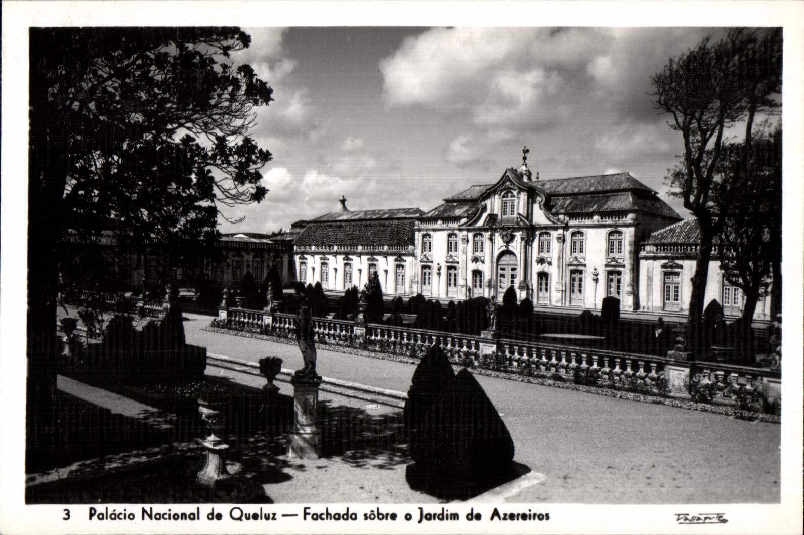 CPA Palacio Nacional de Queluz Fachada sober O Jerdim de Azereires
