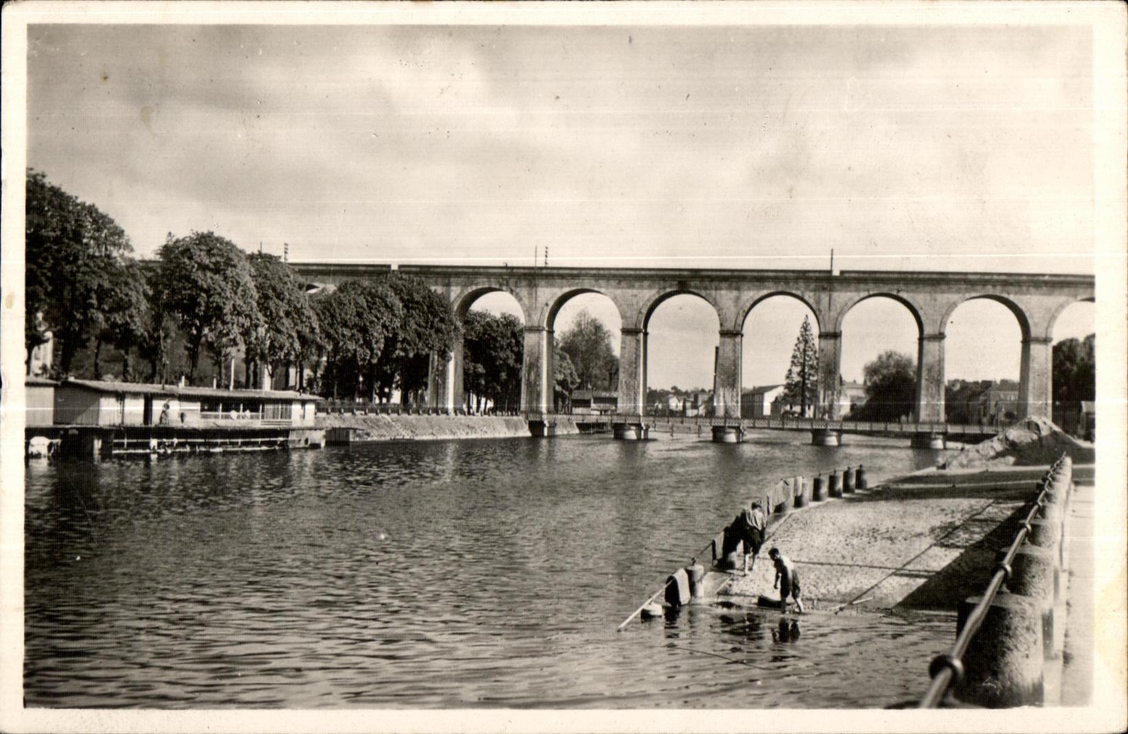 CPA Laval (Mayenne) el viaducto