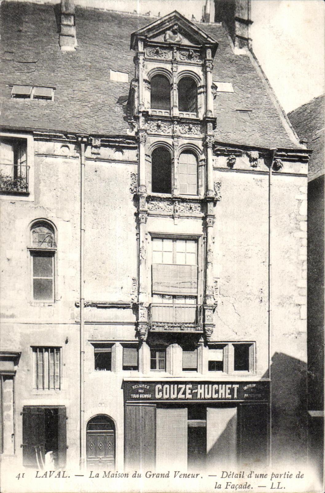 CPA Laval la casa de la pieza grande del detalle del huntsman del ataque frontal Couze Huchet