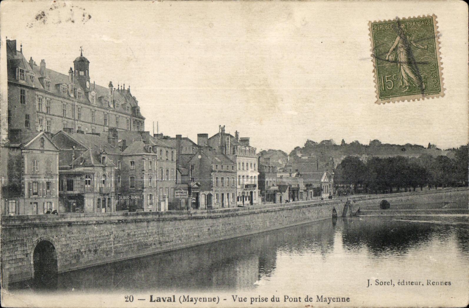 CPA Laval Mayenne vista del puente de Mayenne