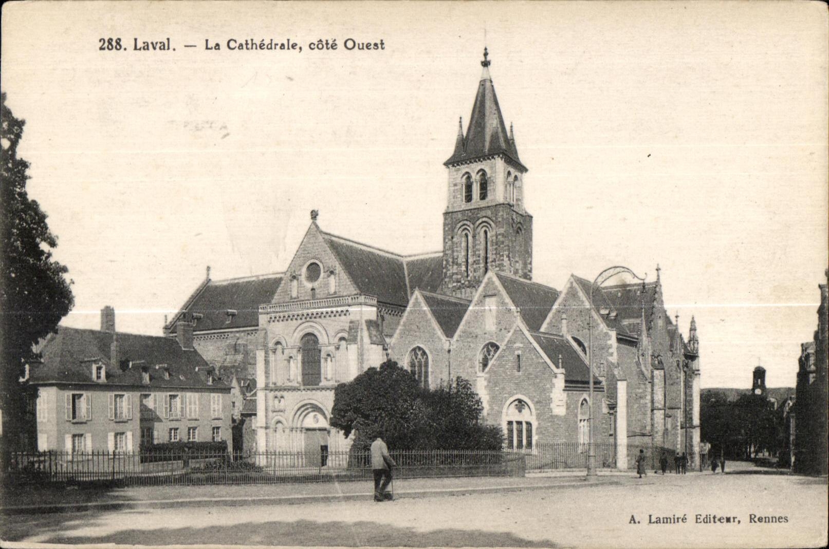 CPA Laval la costa oeste de la catedral