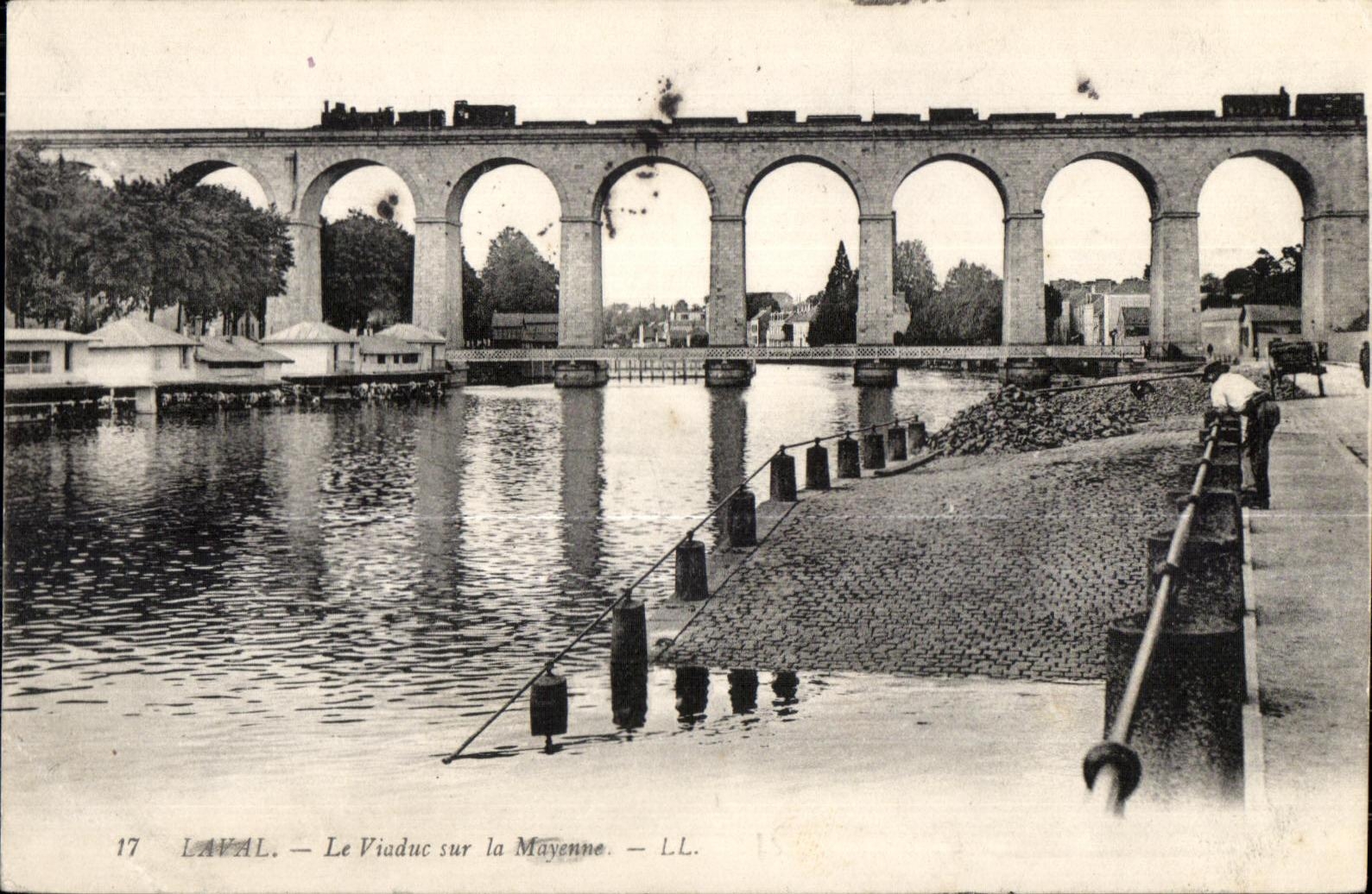 CPA Laval el viaducto en el tren de Mayenne