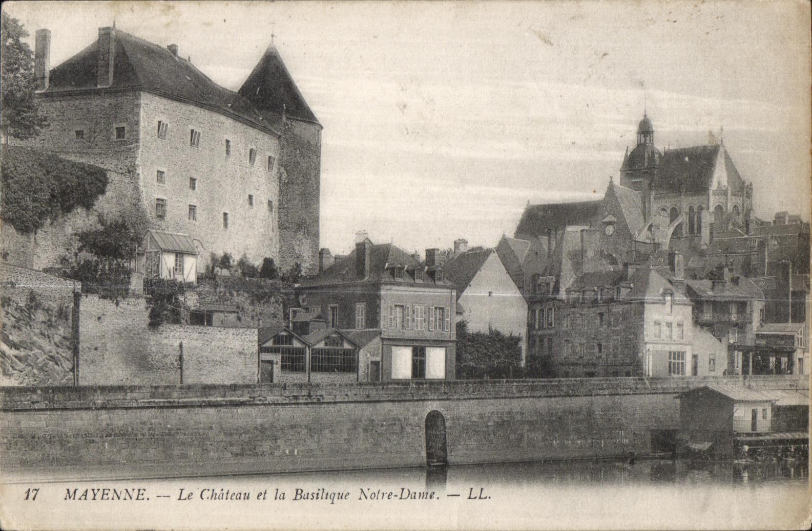 CPA Mayenne el castillo y la basilica nuestra senora L